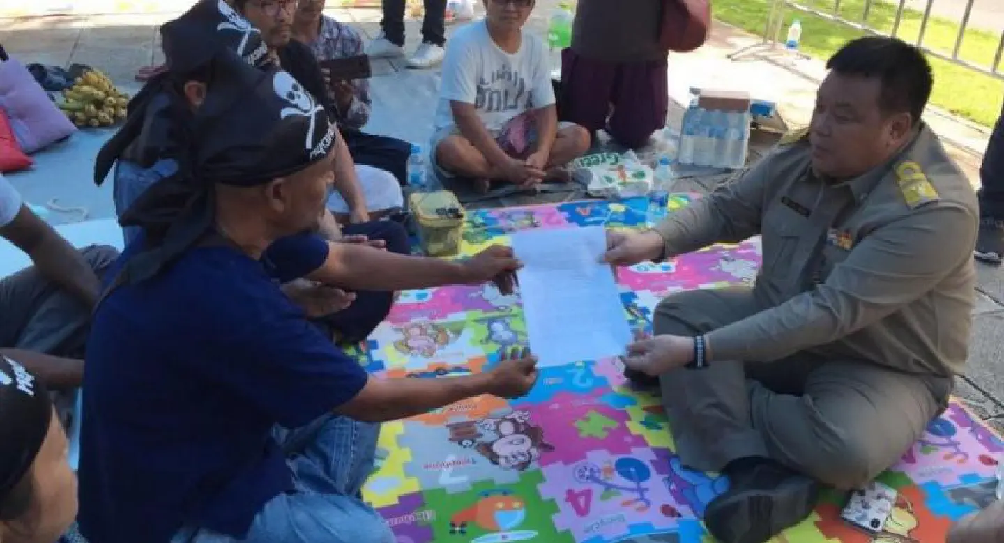 Organic farmers threaten Government House rally unless Prayut bans chemicals Organic farmers threaten Government House rally unless Prayut bans chemicals