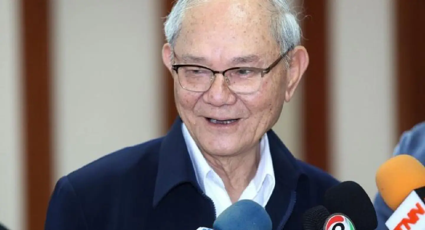 Meechai denies charter rigged to forge ‘unity govt’ Meechai denies charter rigged to forge ‘unity govt’