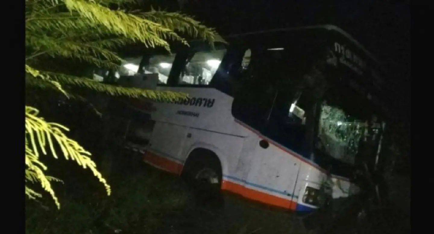 Ten passengers injured in Korat bus accident Ten passengers injured in Korat bus accident