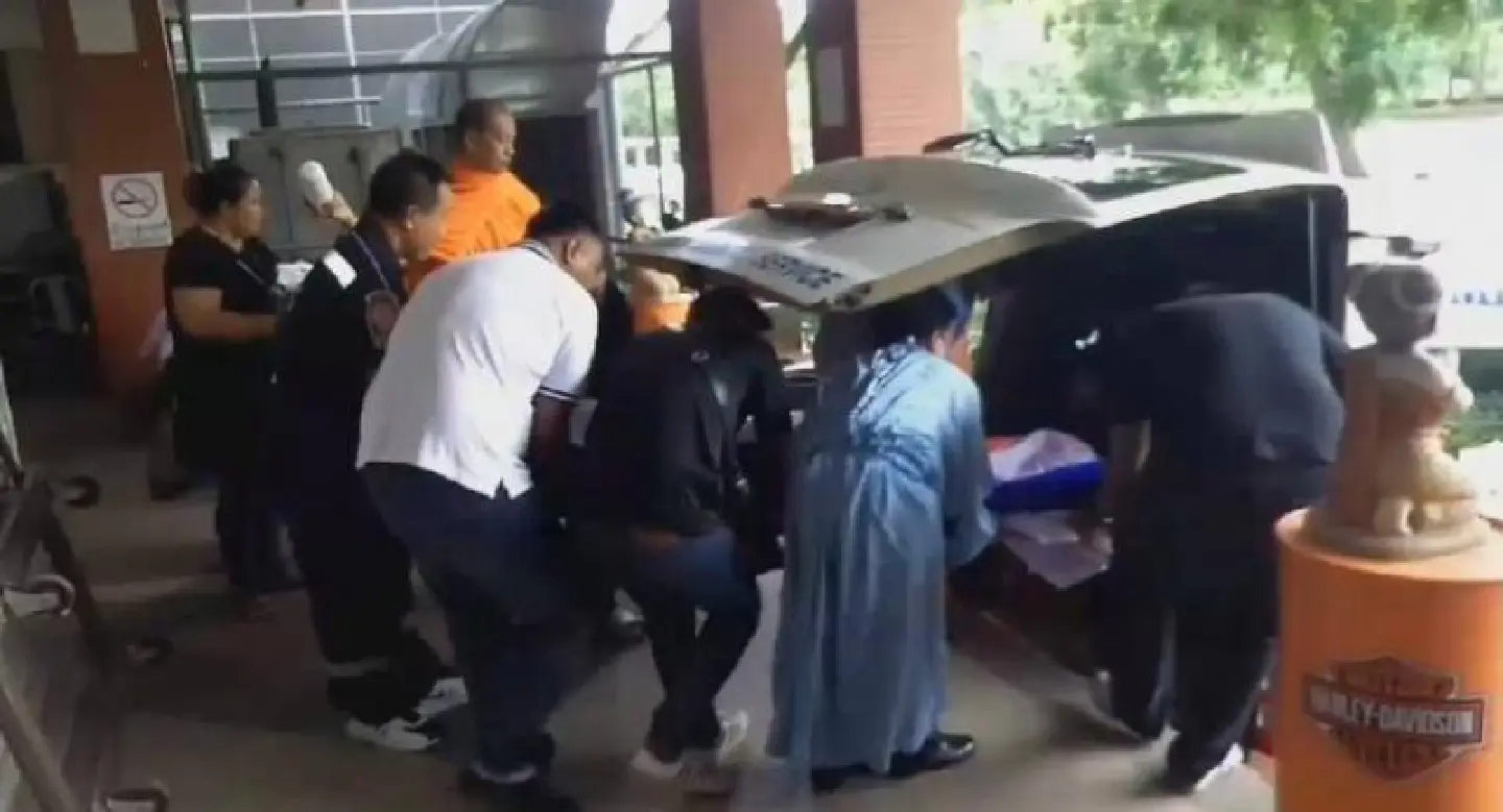 Policeman fatally shot while attempting to arrest drug suspect Policeman fatally shot while attempting to arrest drug suspect