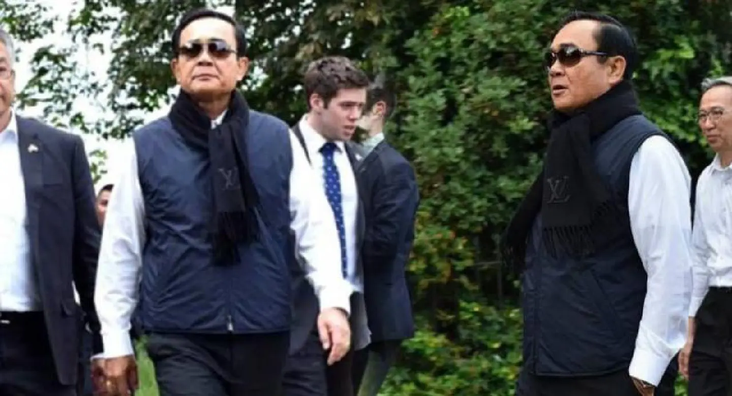 Louis Vuitton scarf in London lands PM in the soup Louis Vuitton scarf in London lands PM in the soup