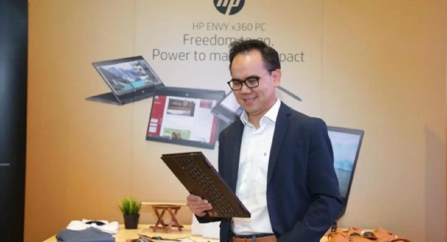 HP deepens IT outsourcing push HP deepens IT outsourcing push
