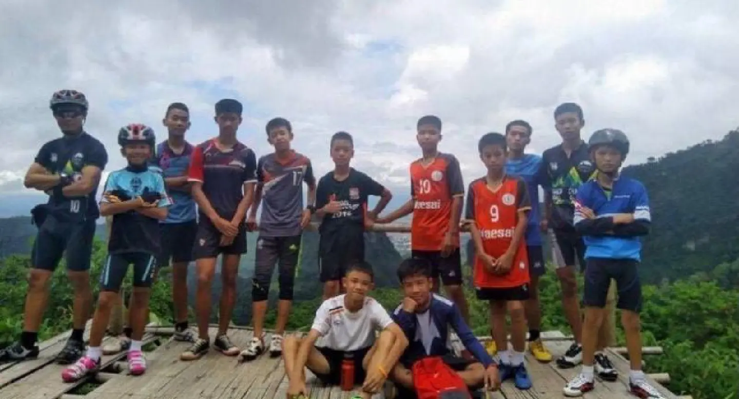 Army chief upbeat on mission to rescue youth missing in Chiang Rai cave