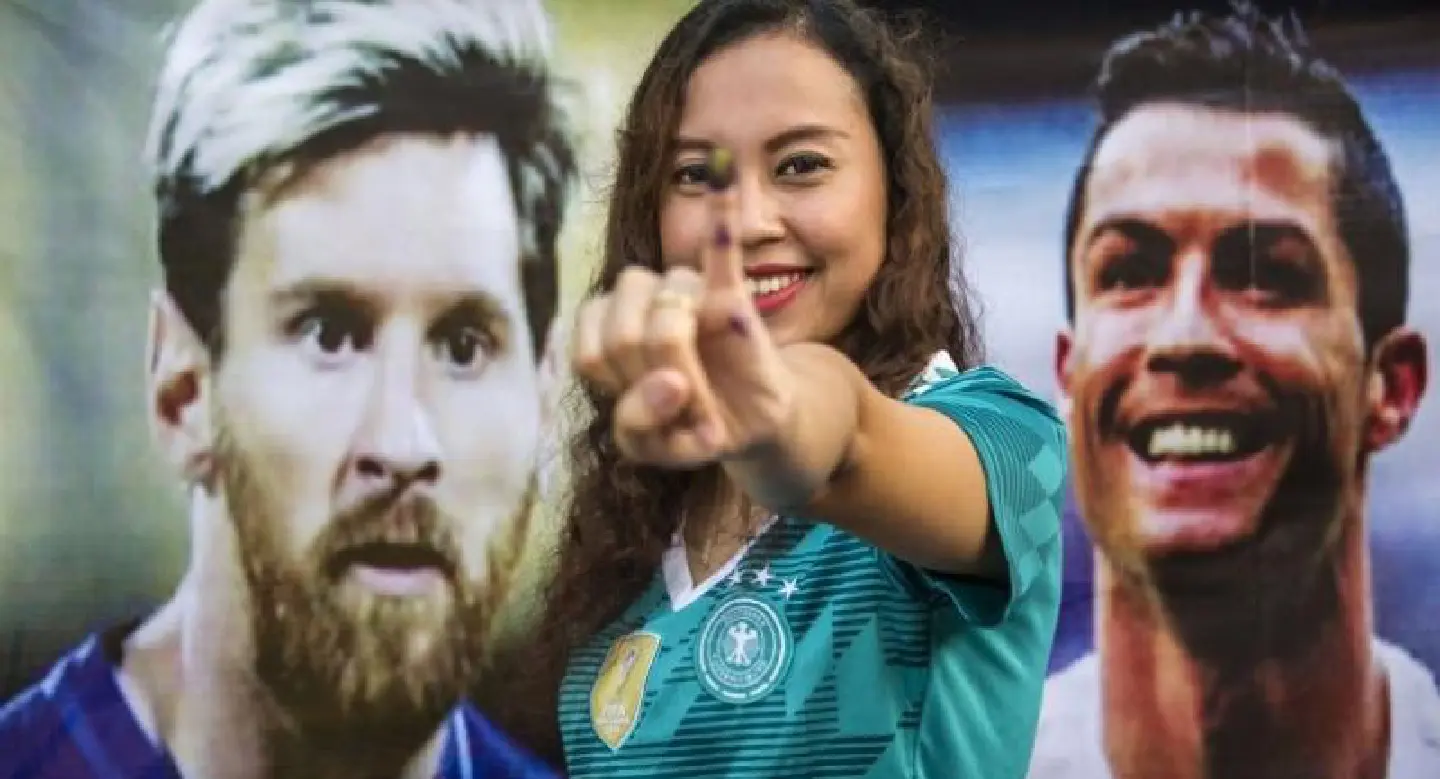 Ronaldo pics, 'ghostly' officals draw voters in Indonesia polls