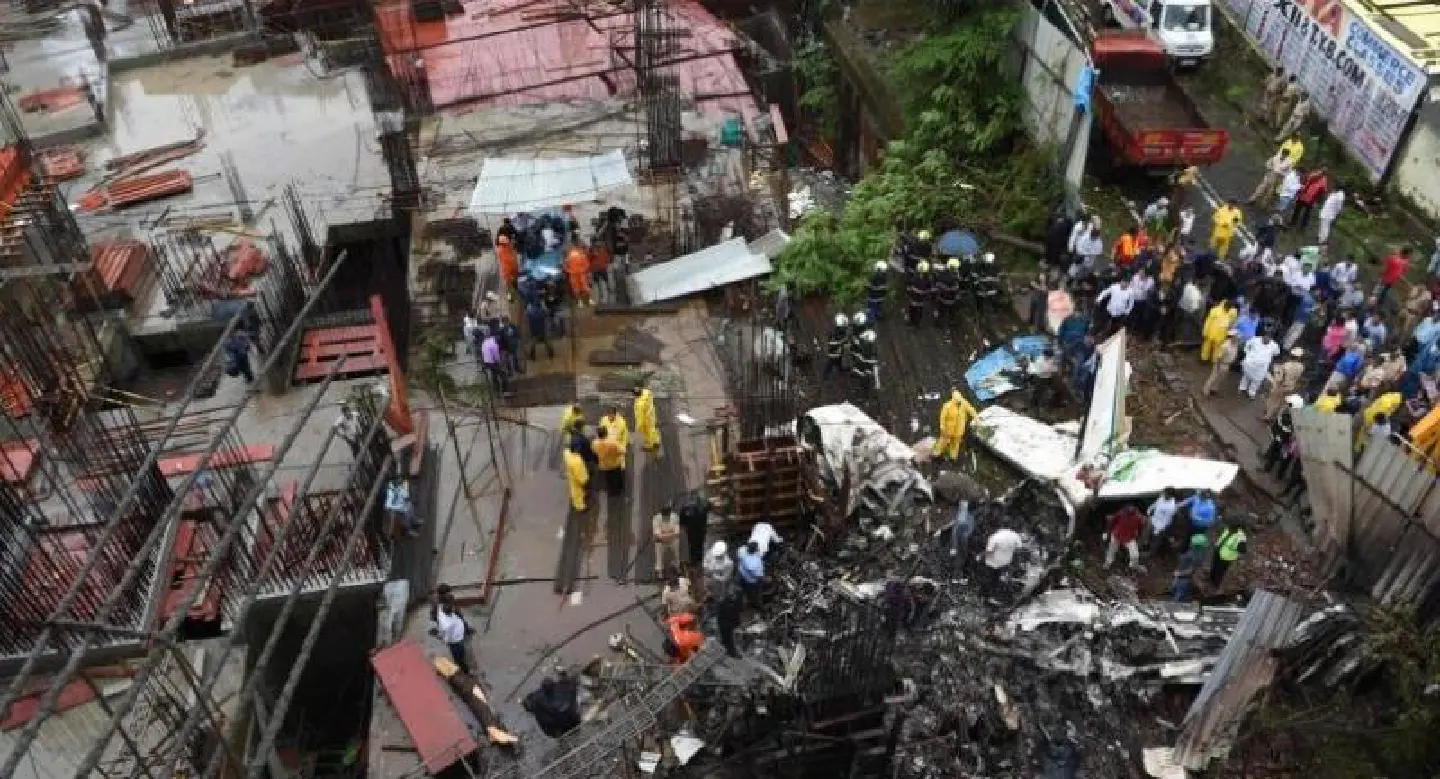 Five dead as plane plunges into Mumbai building site Five dead as plane plunges into Mumbai building site