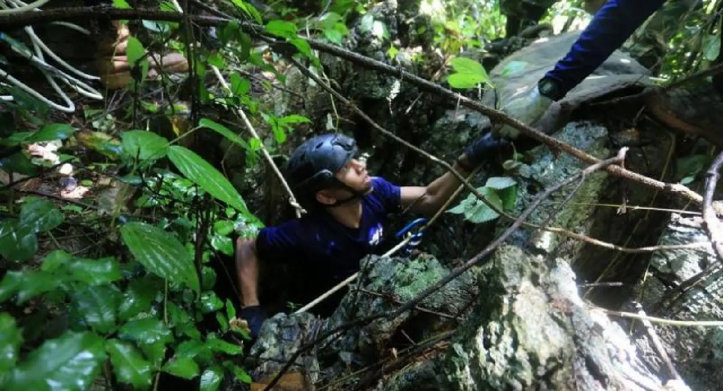 Hopes rest on drilling of cave Hopes rest on drilling of cave