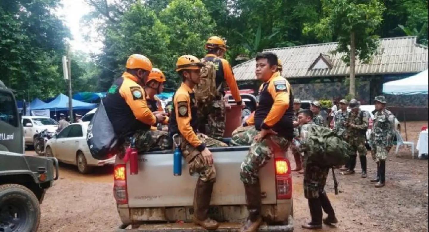 Officials make more preparations to resume search of cave Officials make more preparations to resume search of cave