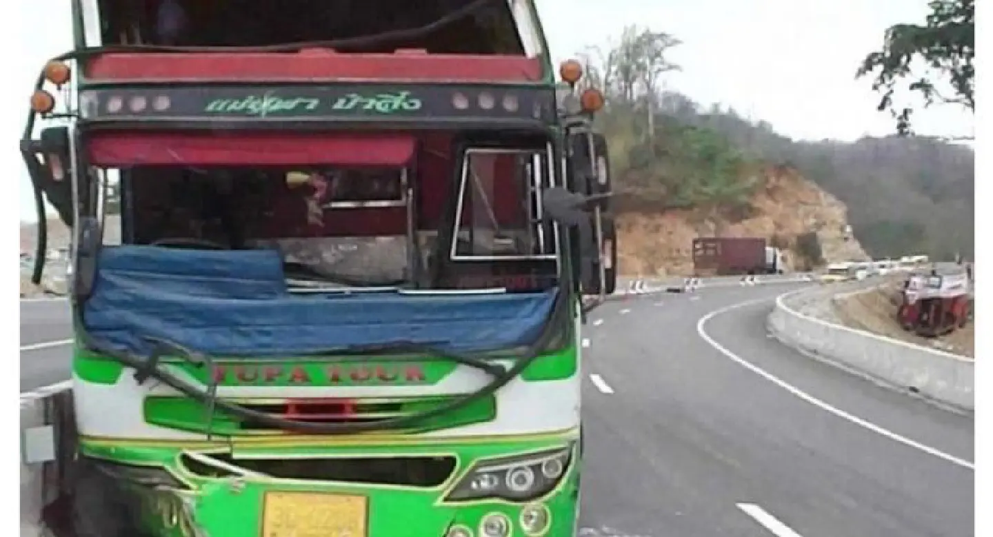 Chachoengsao traffic chaos after six accidents involve 24 vehicles Chachoengsao traffic chaos after six accidents involve 24 vehicles