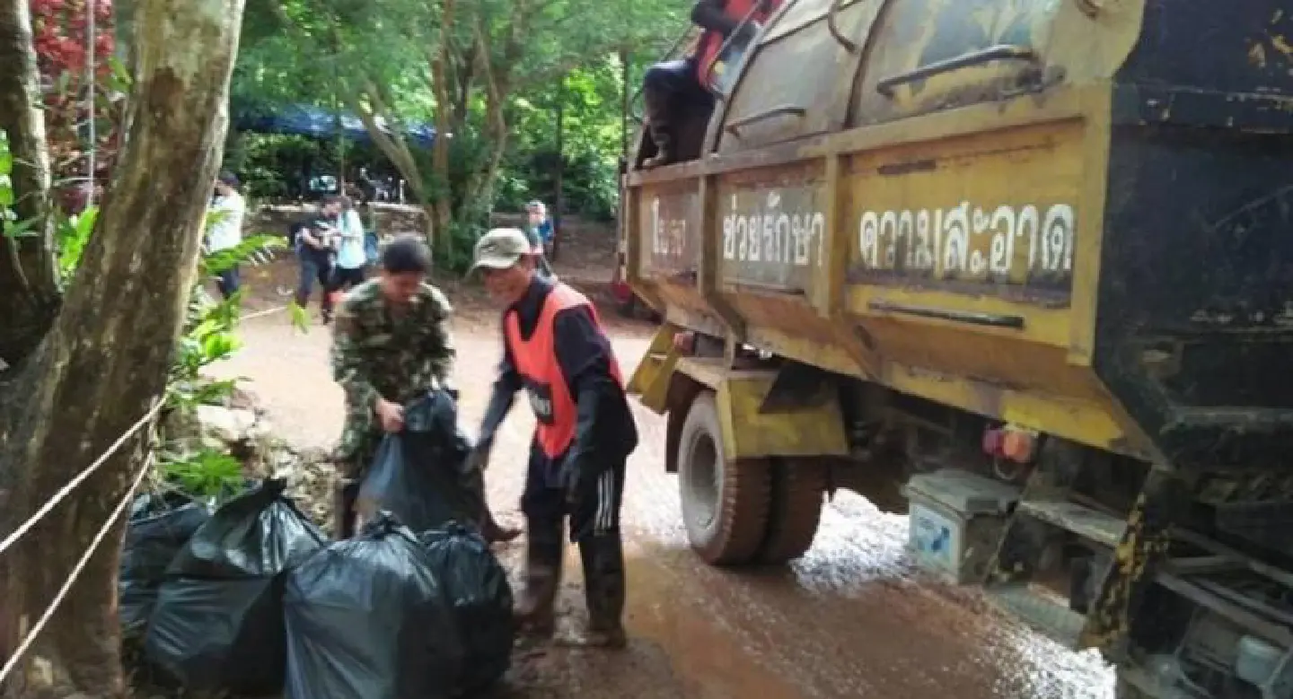 Mae Sai district officials contribute silently to rescue mission Mae Sai district officials contribute silently to rescue mission