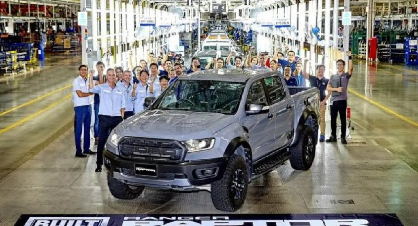 Ford begins pickup production