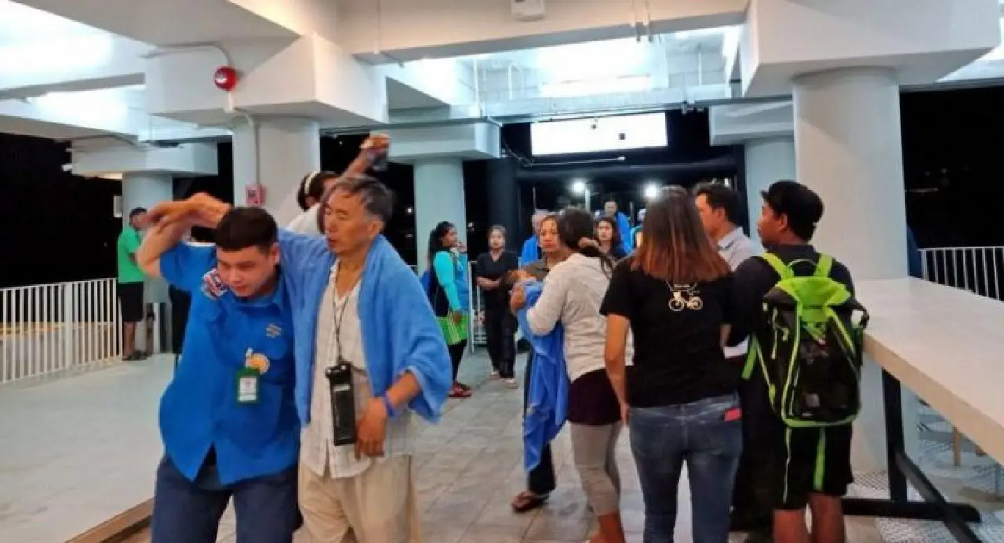 56 Chinese missing in search off Phuket after tourist boats sink 56 Chinese missing in search off Phuket after tourist boats sink