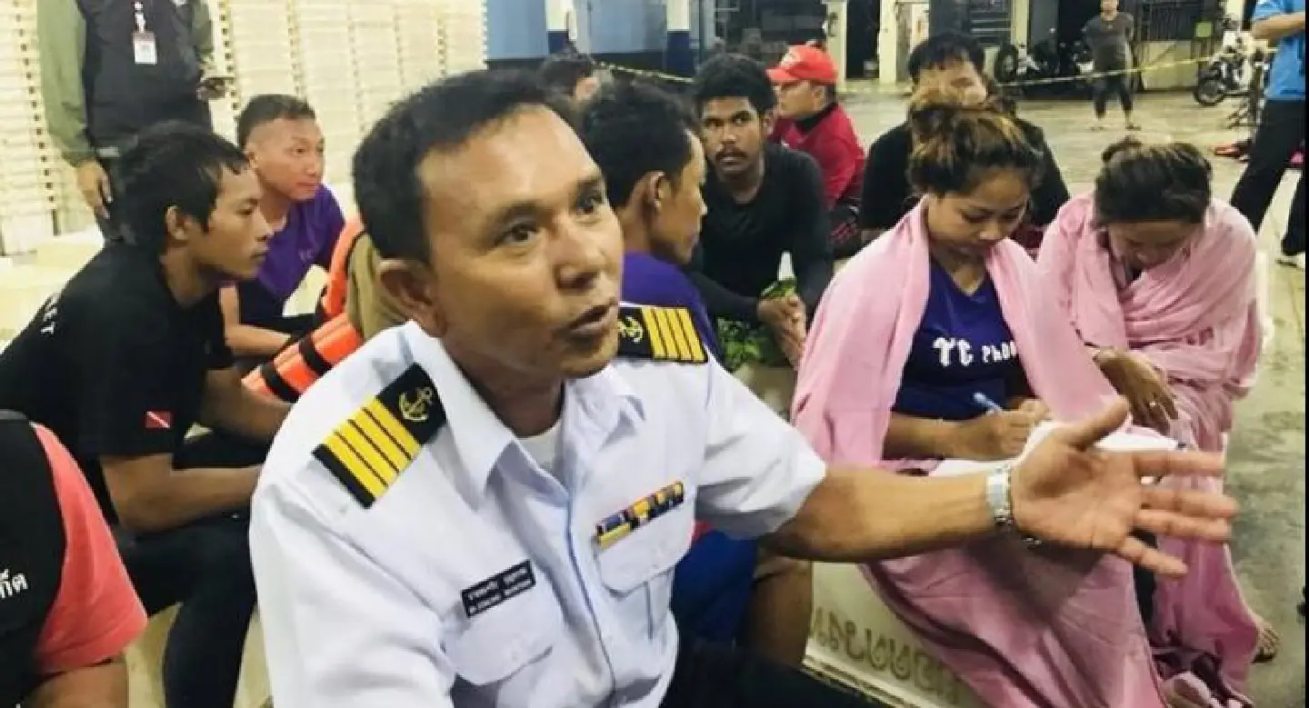 4 to 5 metre waves hit my boat, says captain of sunken dive boat