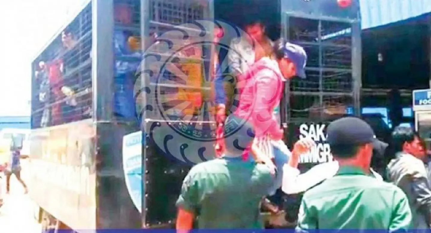 About 1,000 migrants sent home from Thailand About 1,000 migrants sent home from Thailand