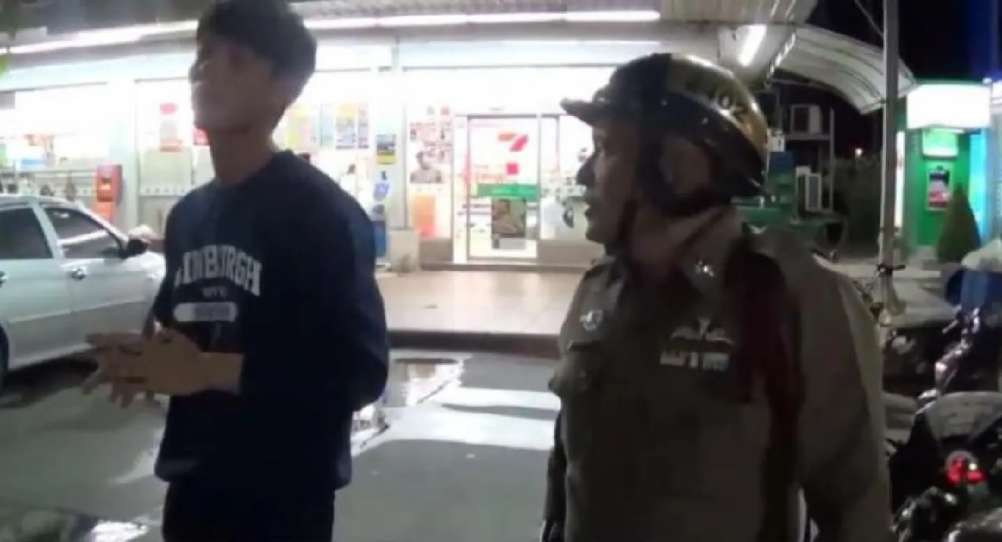 Korean complains after Pattaya taxi steals his bag and valuables Korean complains after Pattaya taxi steals his bag and valuables