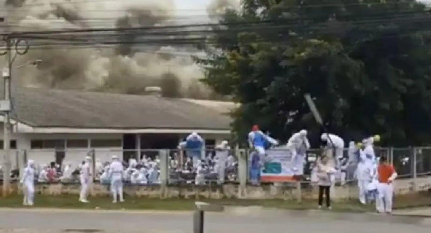 Workers injured in stampede at Korat chicken processing factory Workers injured in stampede at Korat chicken processing factory
