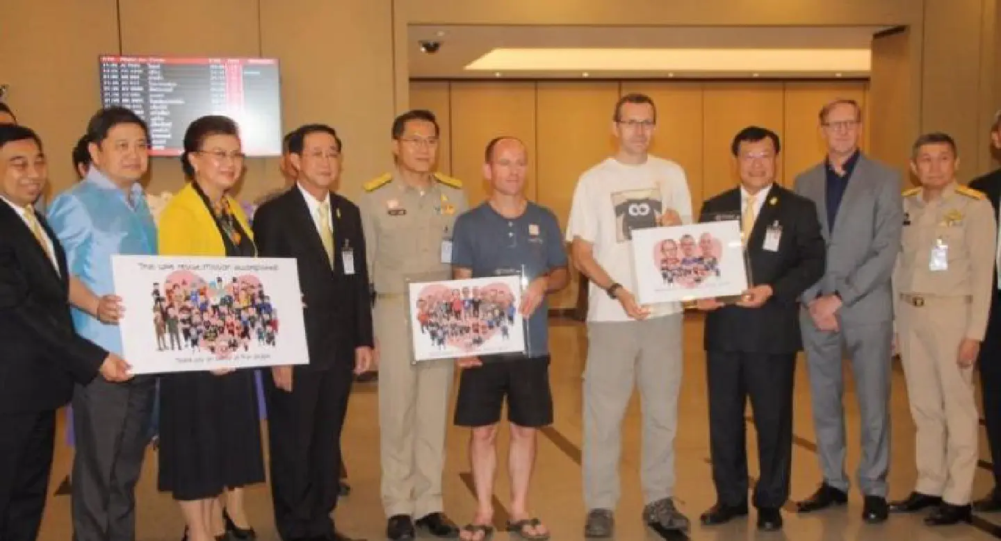Thailand fetes foreign volunteers to thank for their help Thailand fetes foreign volunteers to thank for their help