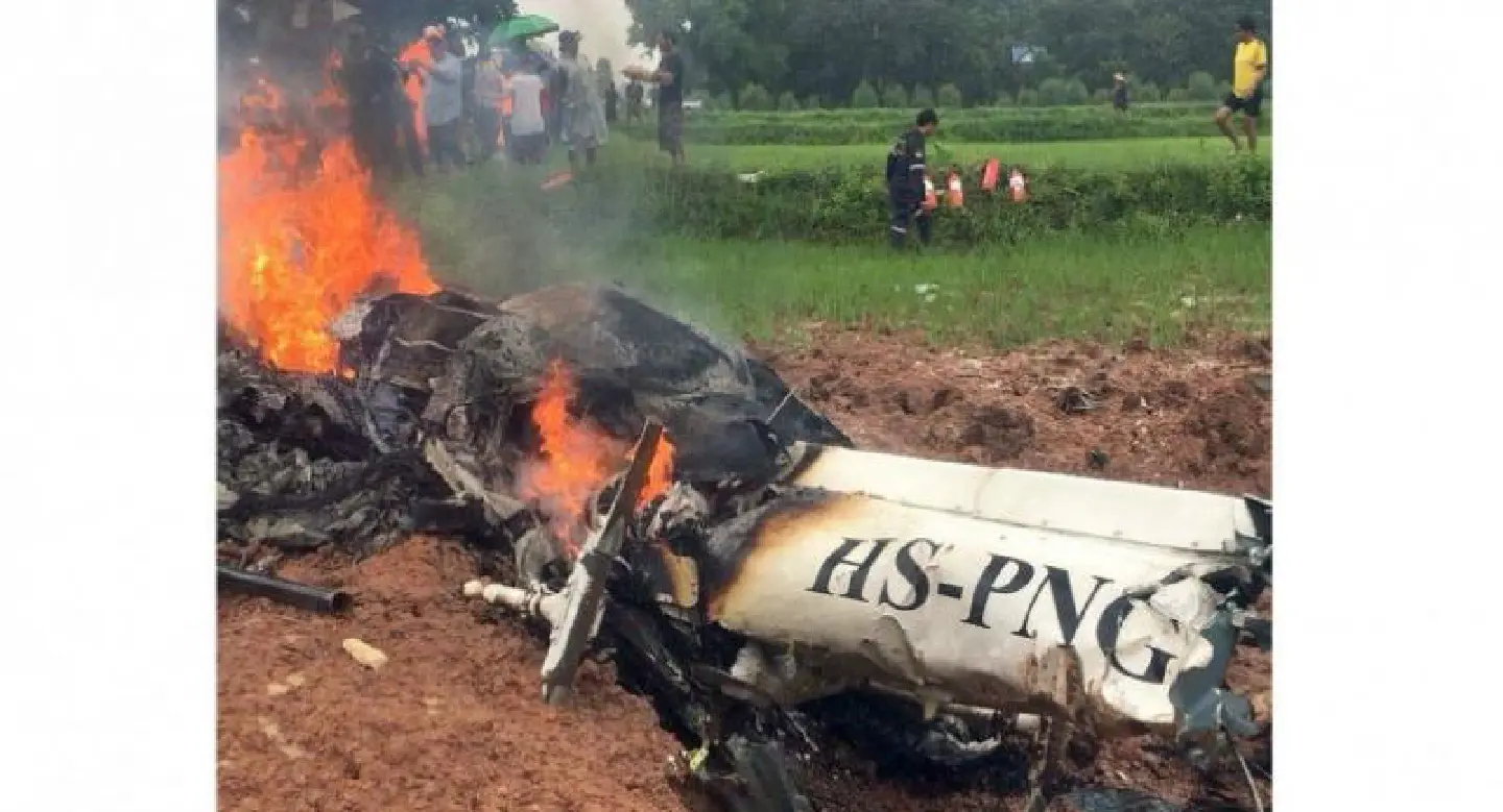 Copter crashes in Khon Kaen paddy field, kills 4 Copter crashes in Khon Kaen paddy field, kills 4