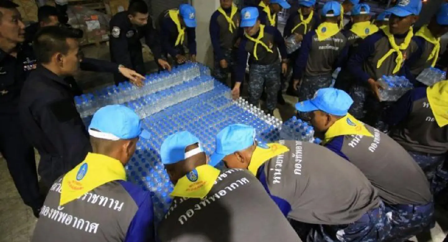 Thailand joins international aid effort for flooded Laos Thailand joins international aid effort for flooded Laos