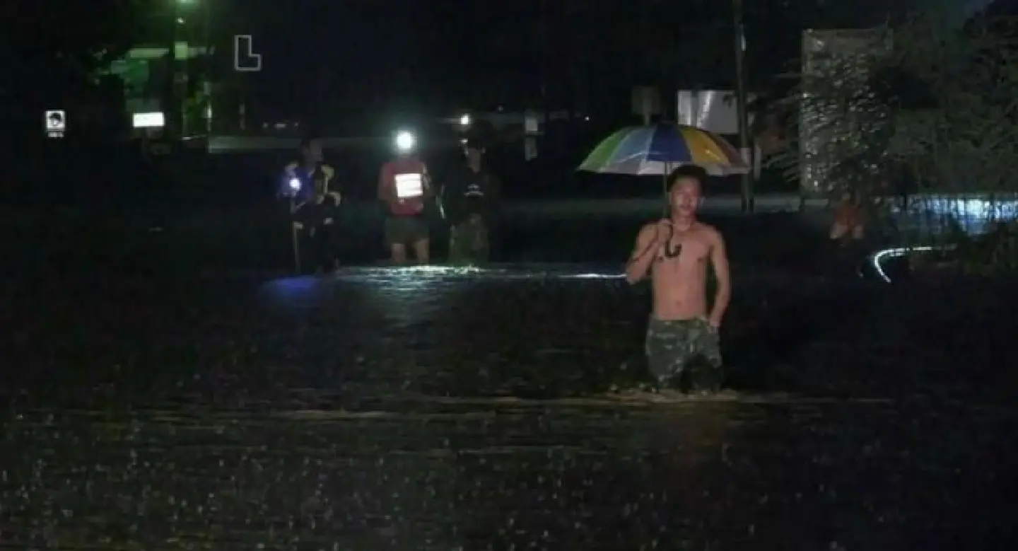 Runoff hits 100 houses in Trat Runoff hits 100 houses in Trat