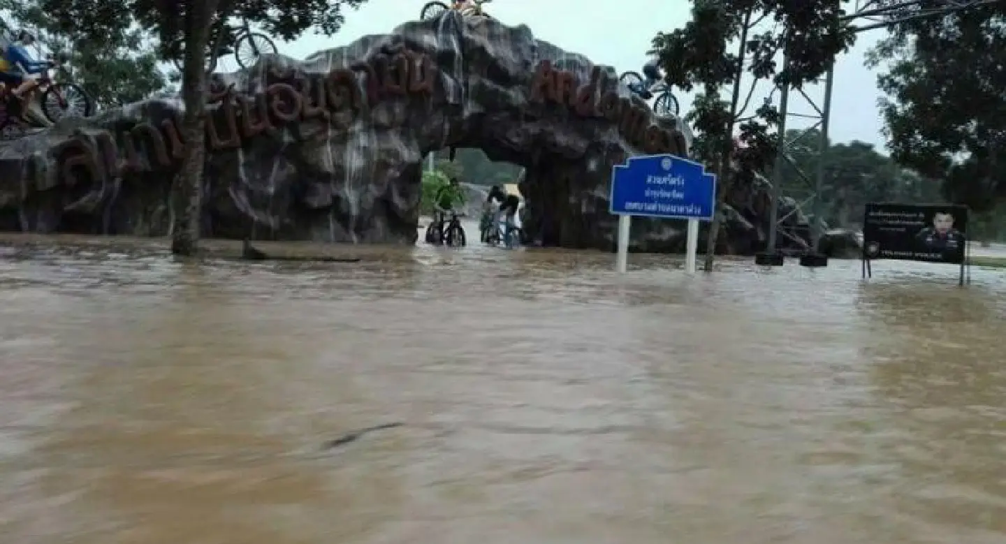 Rain-soaked Trang on alert for floods, landslides Rain-soaked Trang on alert for floods, landslides