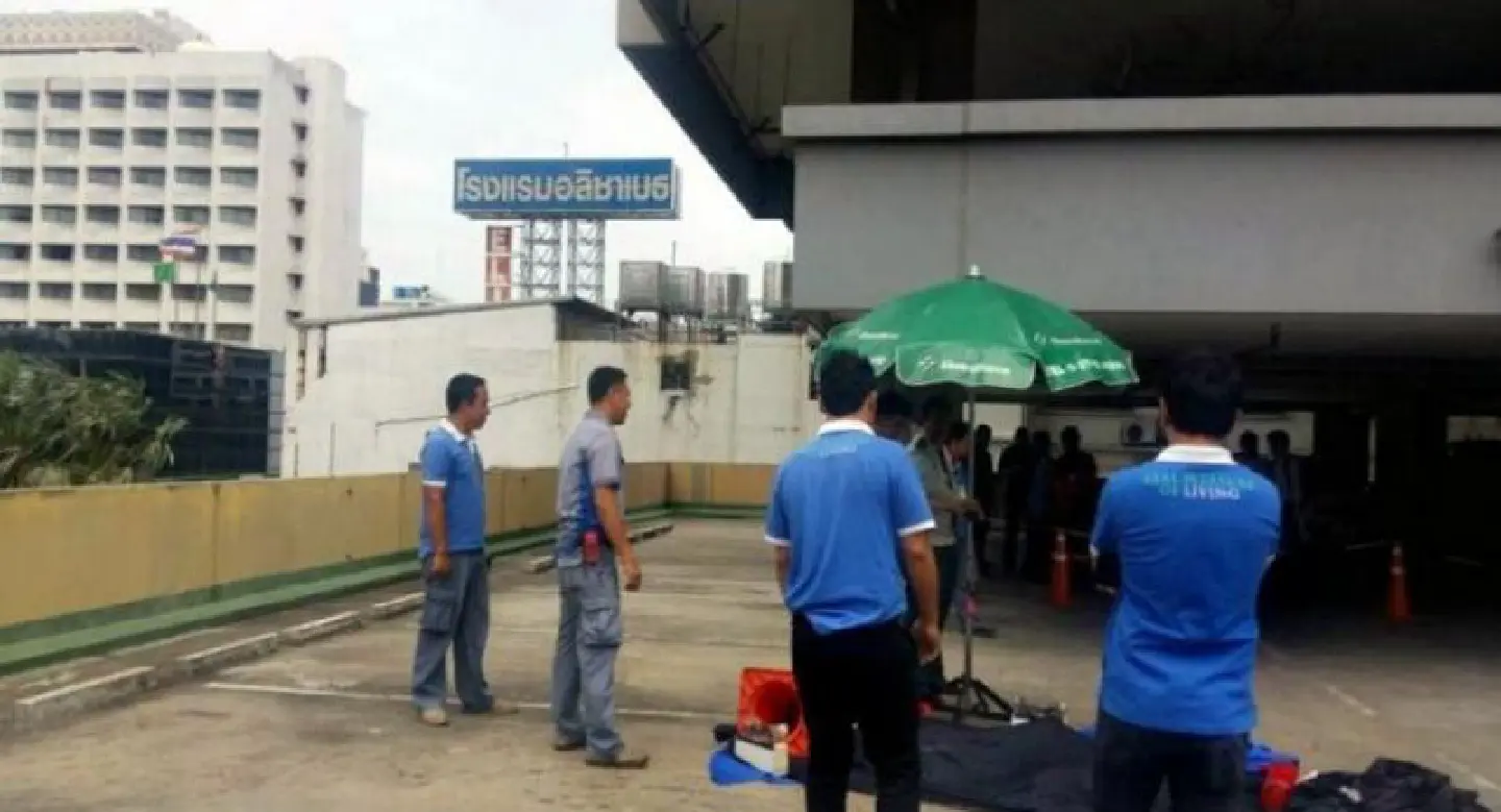 Chulalongkorn student falls from apartment Chulalongkorn student falls from apartment