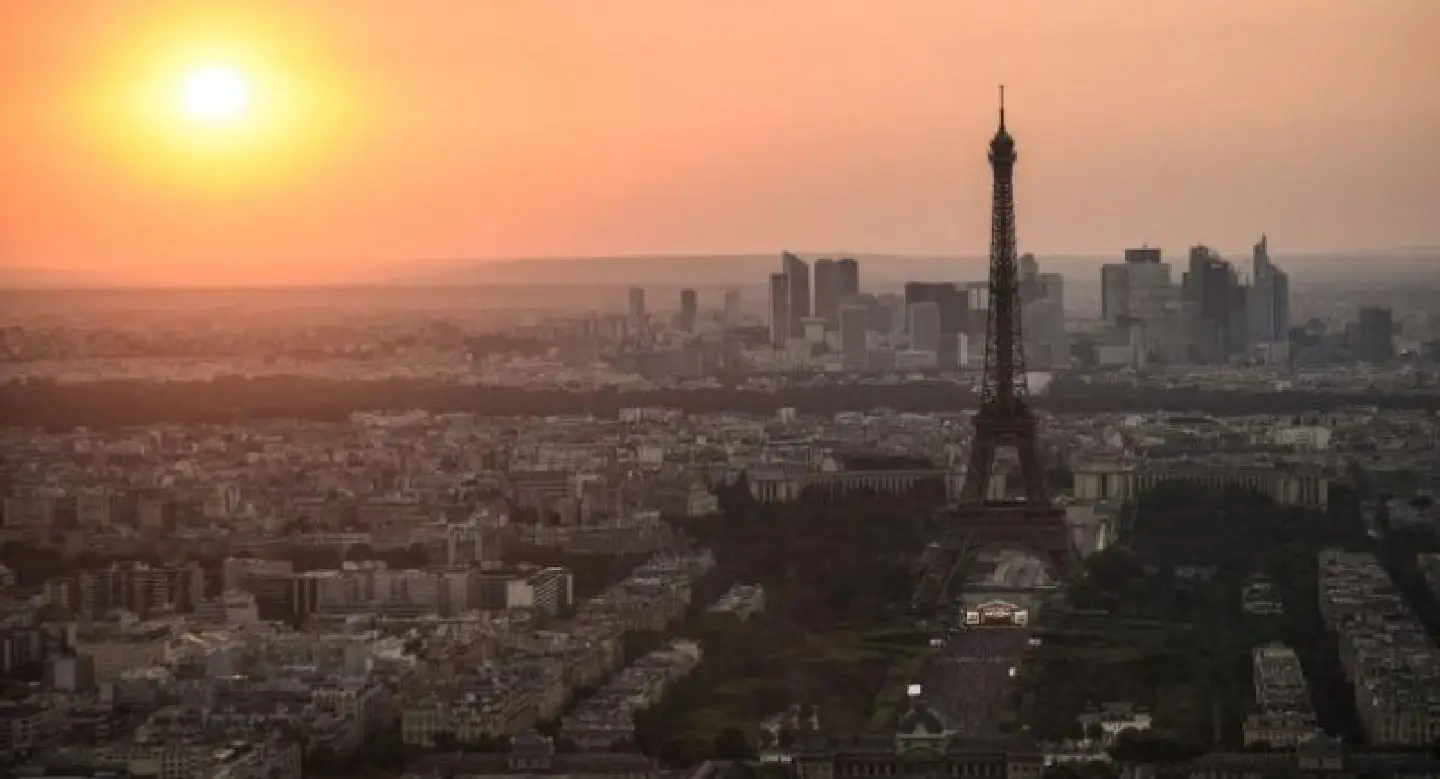 Strike over long queues shuts Eiffel Tower for second day Strike over long queues shuts Eiffel Tower for second day
