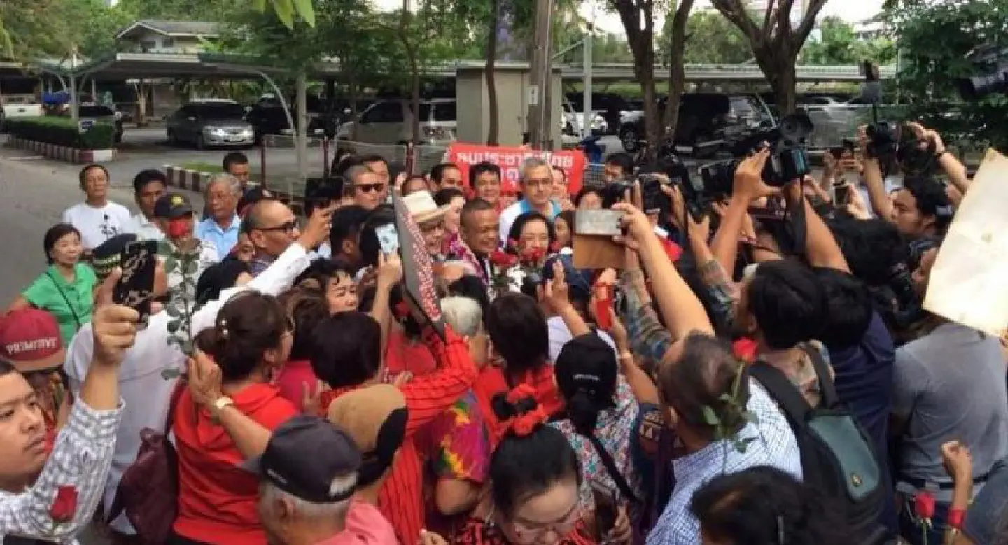 Jatuporn leaves jail to warm red-shirt welcome 