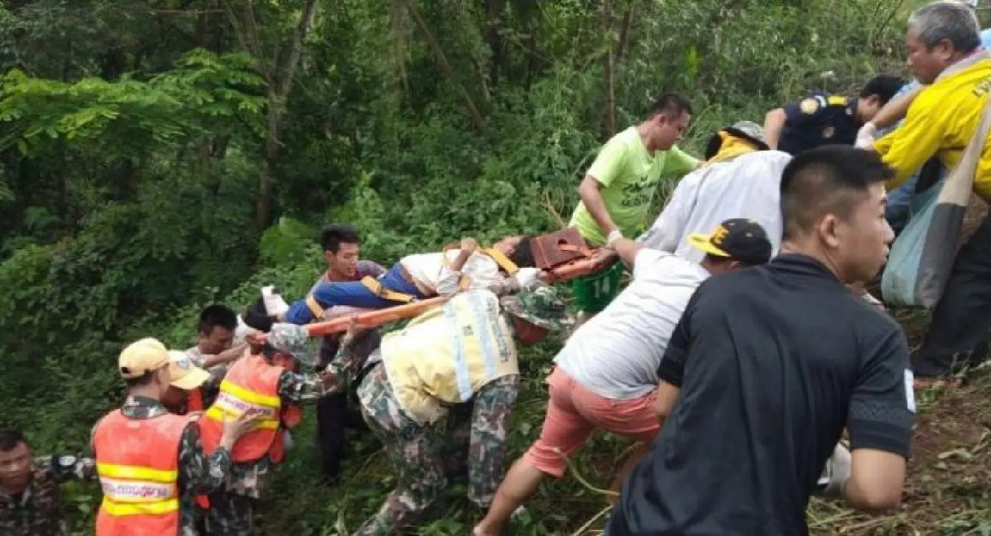 Two killed, 9 injured as Phayao pickup hits a tree Two killed, 9 injured as Phayao pickup hits a tree