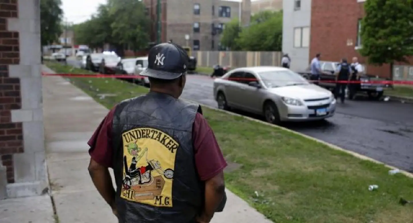 Five killed, dozens shot in Chicago 'violent night' Five killed, dozens shot in Chicago 'violent night'