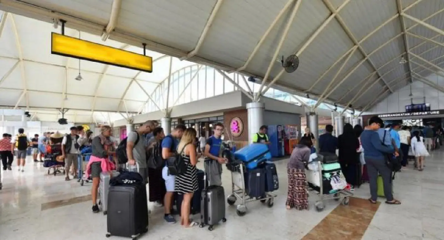 Lombok airport operates 24 hours following earthquake Lombok airport operates 24 hours following earthquake