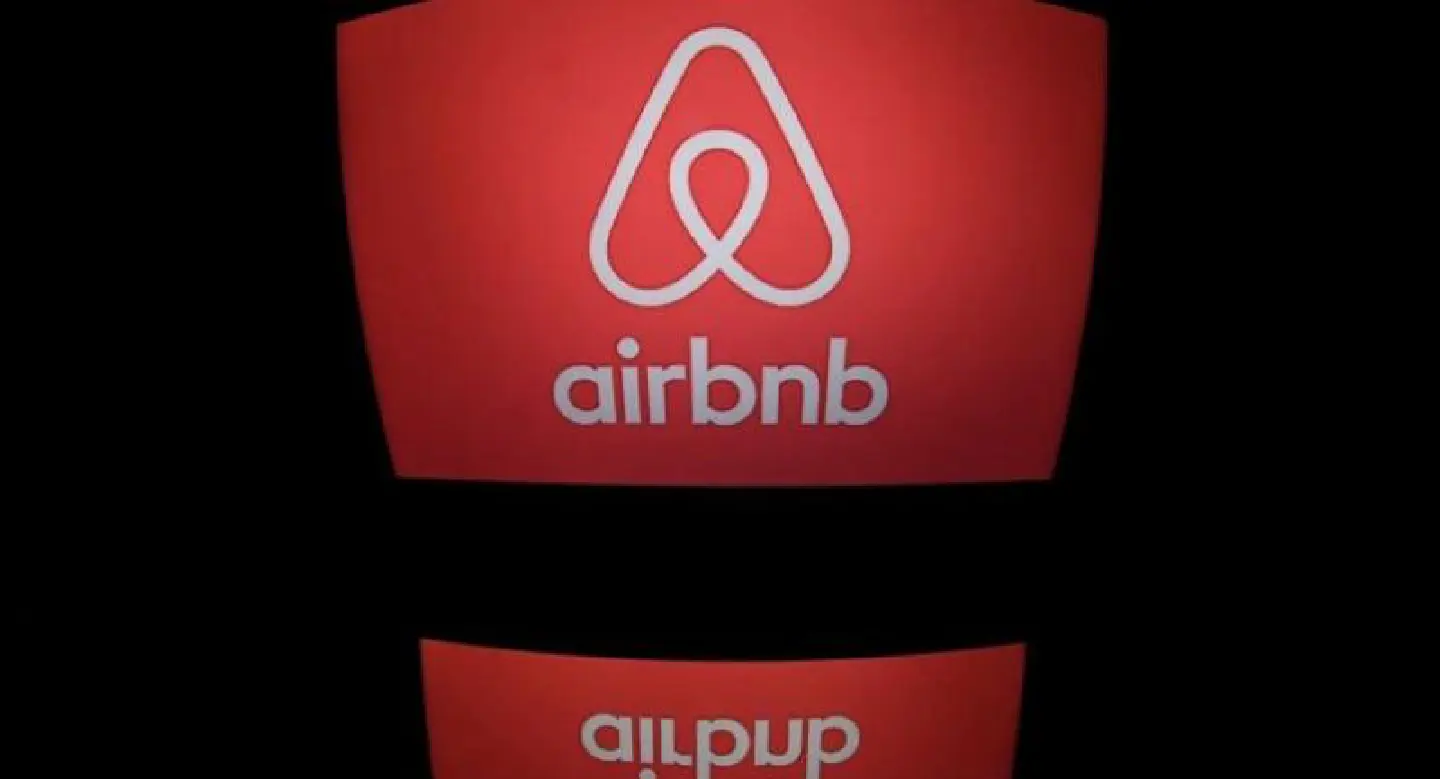 NY mayor signs into law new crackdown on Airbnb NY mayor signs into law new crackdown on Airbnb