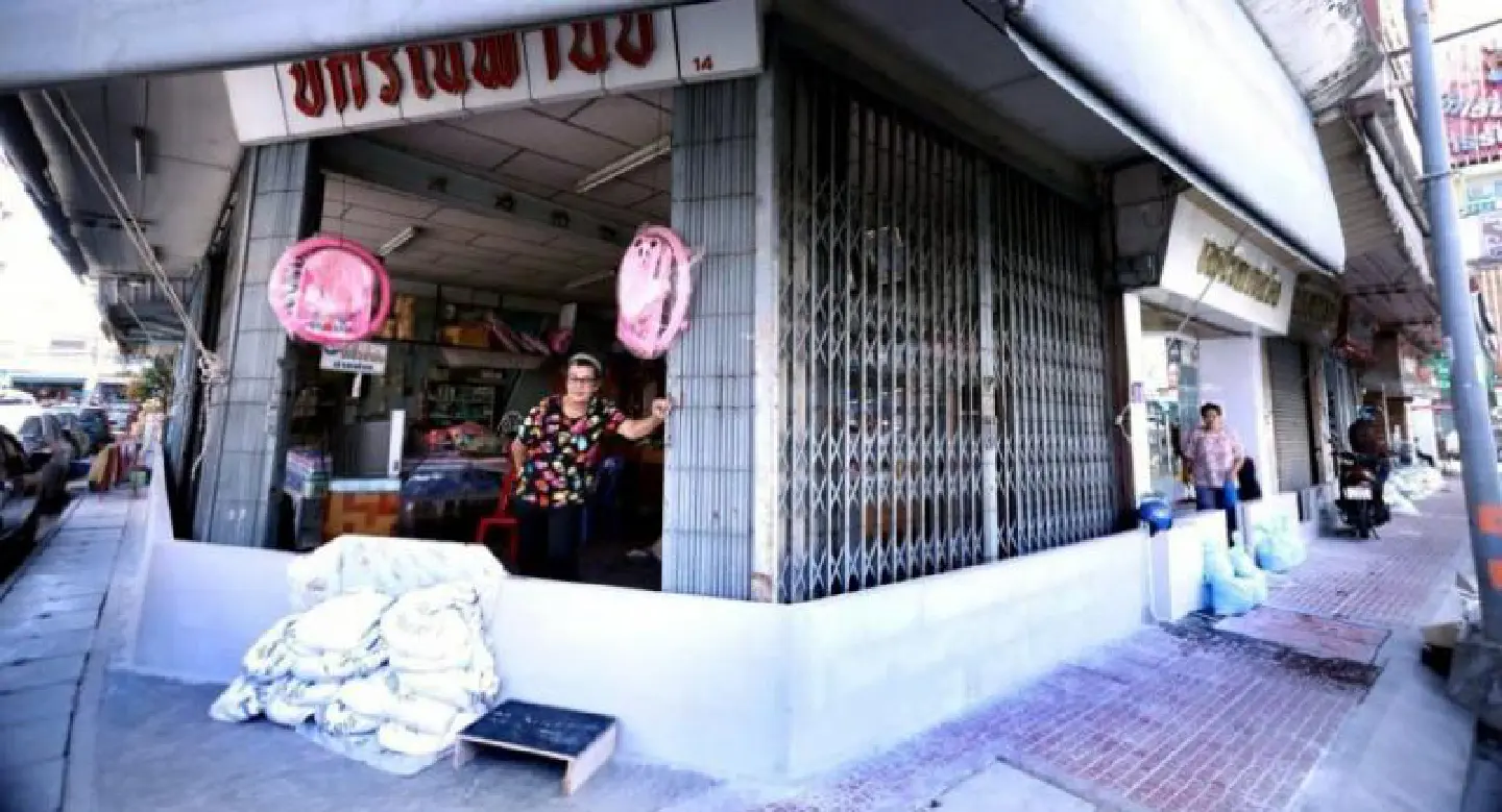 Thousands to be hit by Kaeng Krachan overspill Thousands to be hit by Kaeng Krachan overspill