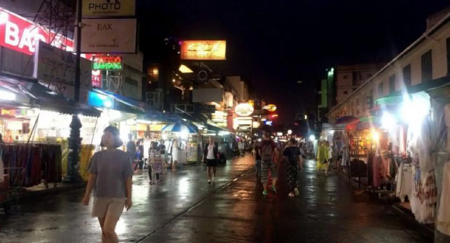 BMA to ask Prayut to intervene in Khaosan spat over stalls