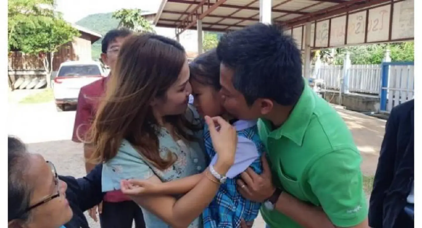 Loei couple win Bt10 million in Thairath's World Cup lucky draw Loei couple win Bt10 million in Thairath's World Cup lucky draw