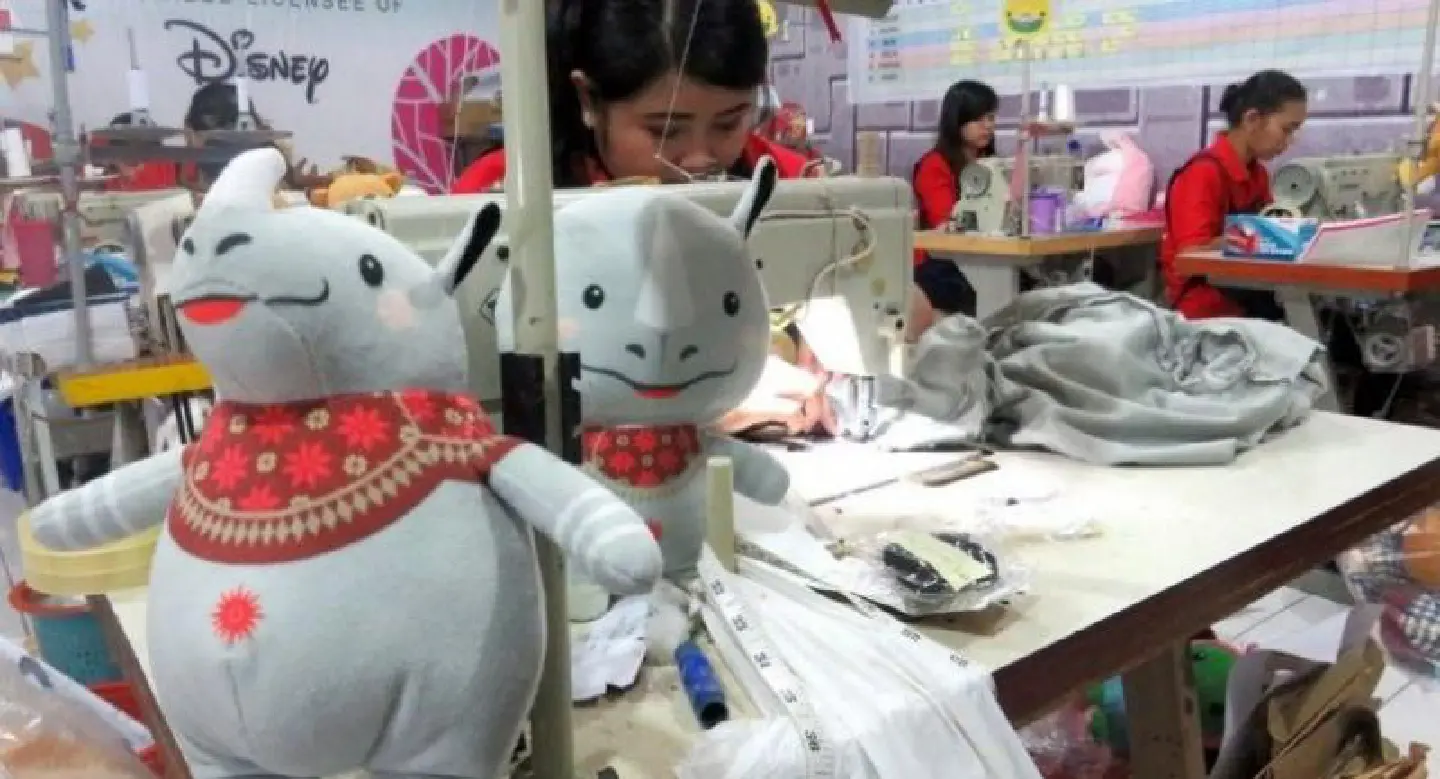 Asian Games dollmaker seeks to share happiness, empower people
