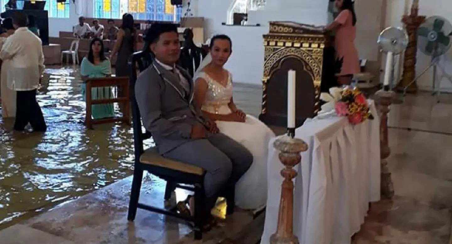 For wetter or worse: Philippine bride defies storm For wetter or worse: Philippine bride defies storm