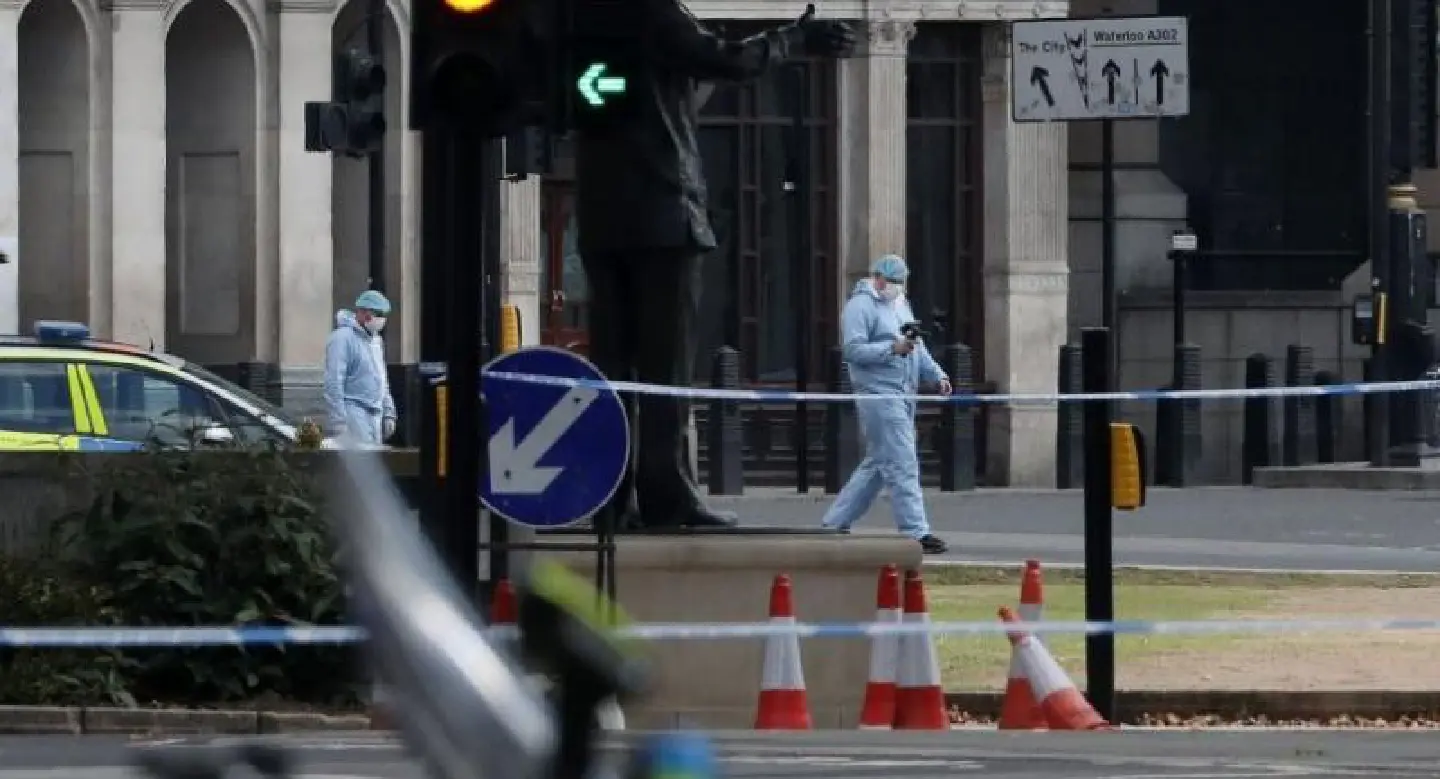 Suspected terror attack injures pedestrians outside UK parliament Suspected terror attack injures pedestrians outside UK parliament