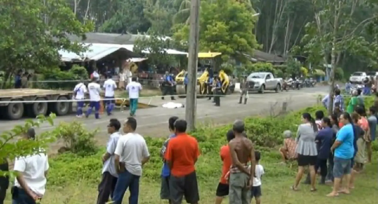 Trang road worker shot after arson attacks Trang road worker shot after arson attacks