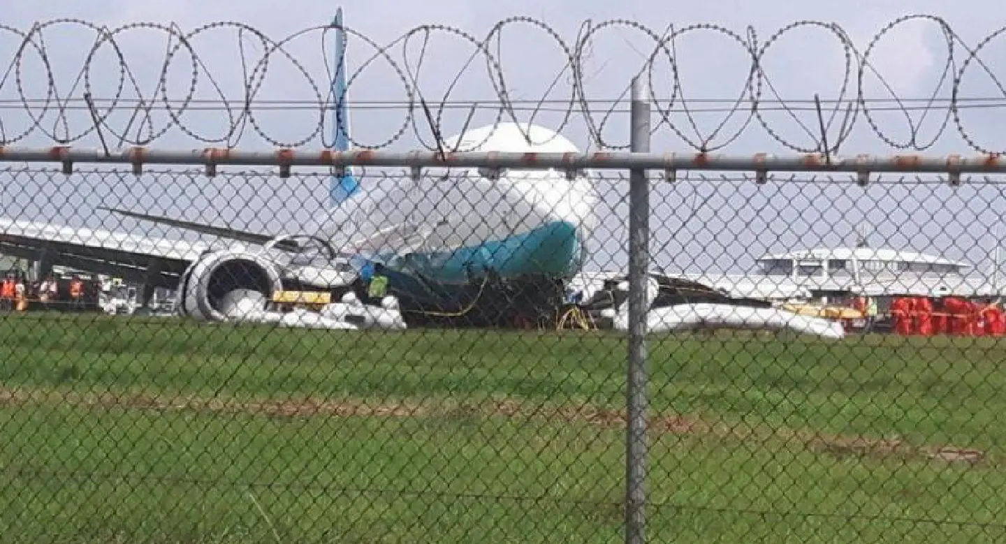 Xiamen Air jet stuck at NAIA runway; flights canceled, diverted Xiamen Air jet stuck at NAIA runway; flights canceled, diverted
