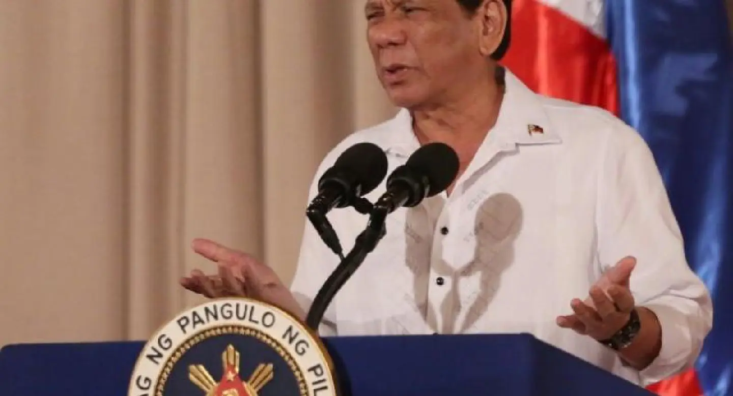 Duterte slams US for warning PH on buying submarines from Russia Duterte slams US for warning PH on buying submarines from Russia