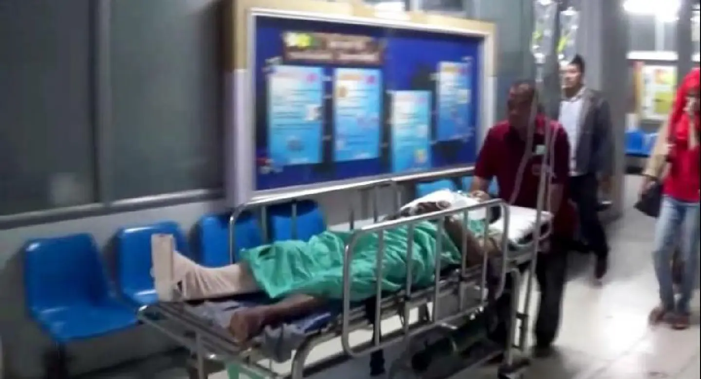 Policeman driving with family ambushed in Pattani Policeman driving with family ambushed in Pattani