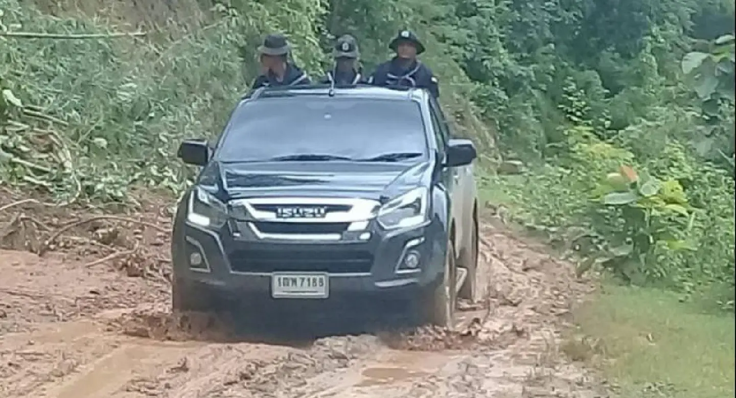 Heavy rain causes landslides in Mae Hong Son Heavy rain causes landslides in Mae Hong Son