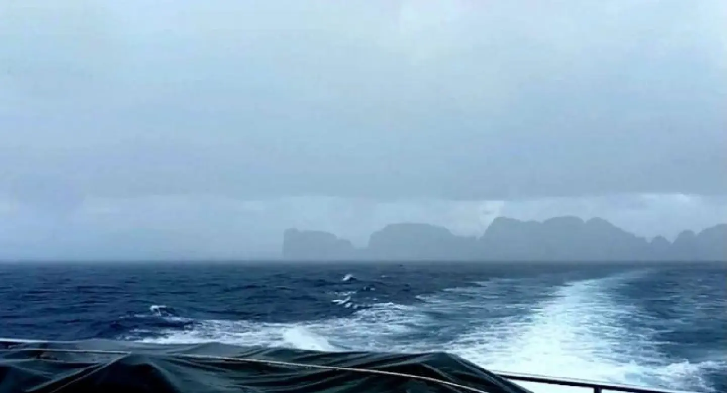 Phuket boats given storm warning Phuket boats given storm warning