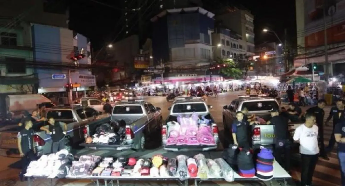 Police arrest 8, seize over 2,000 fake goods in Bangkok raid Police arrest 8, seize over 2,000 fake goods in Bangkok raid