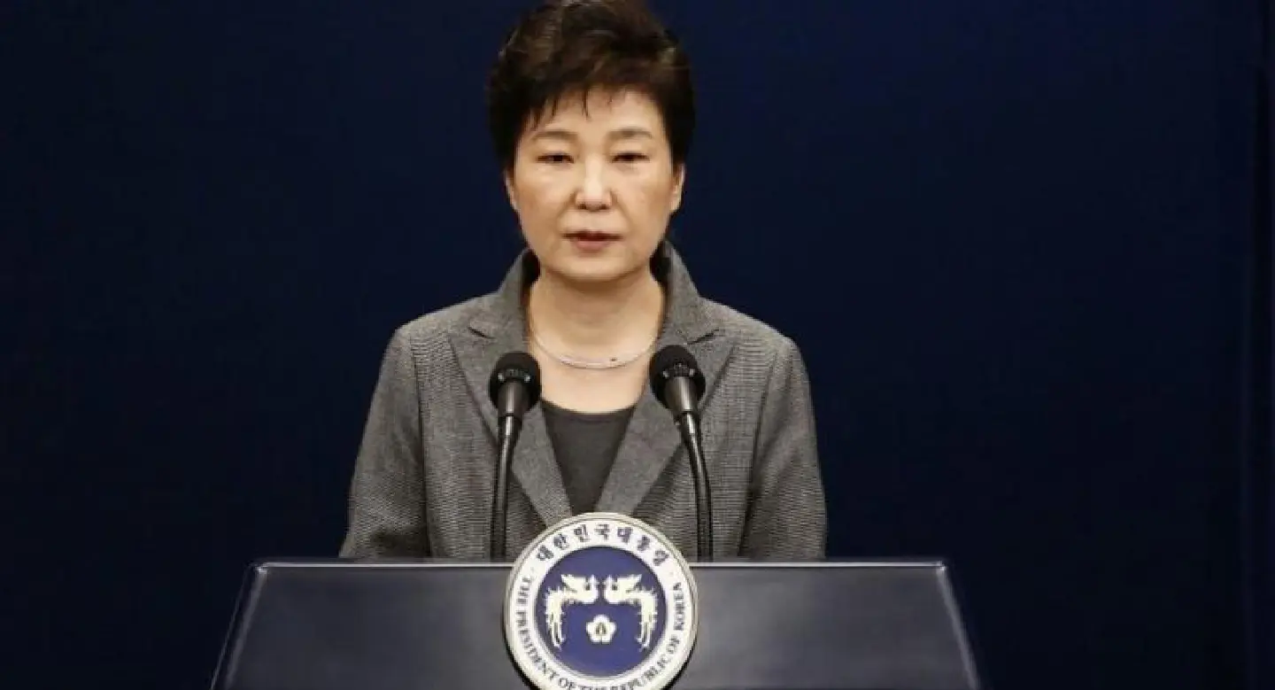 Ex-president Park sentenced to 25 years Ex-president Park sentenced to 25 years