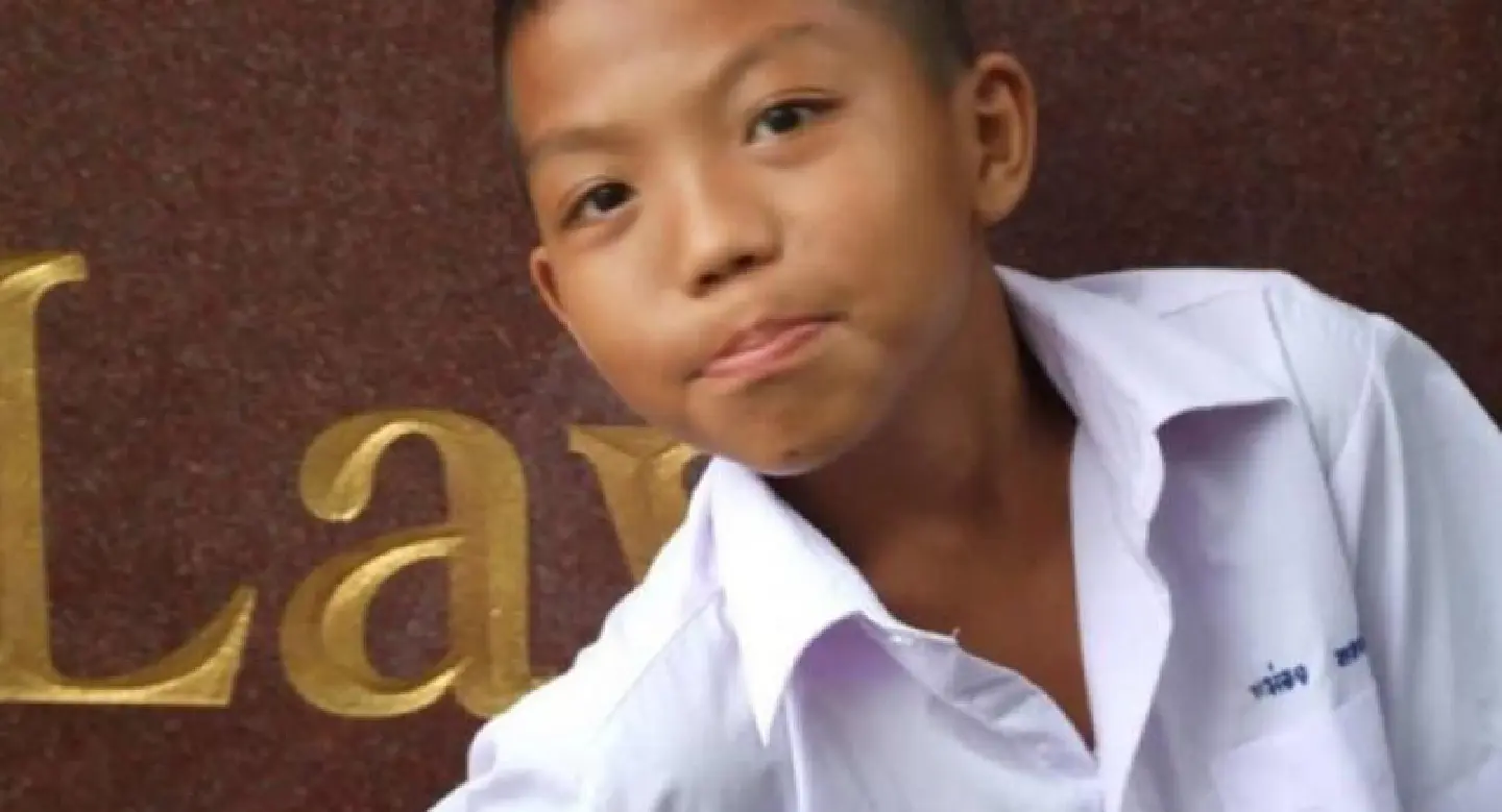 Citizenship hopes soar for paper-plane champ Mong Citizenship hopes soar for paper-plane champ Mong