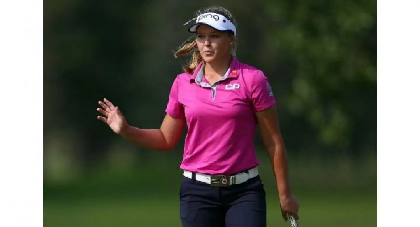 Henderson clings to one-stroke lead at LPGA Canadian Open Henderson clings to one-stroke lead at LPGA Canadian Open