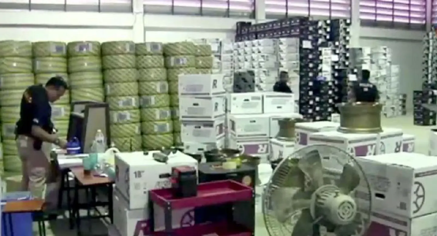 Police crack down on gang selling drugs online Police crack down on gang selling drugs online