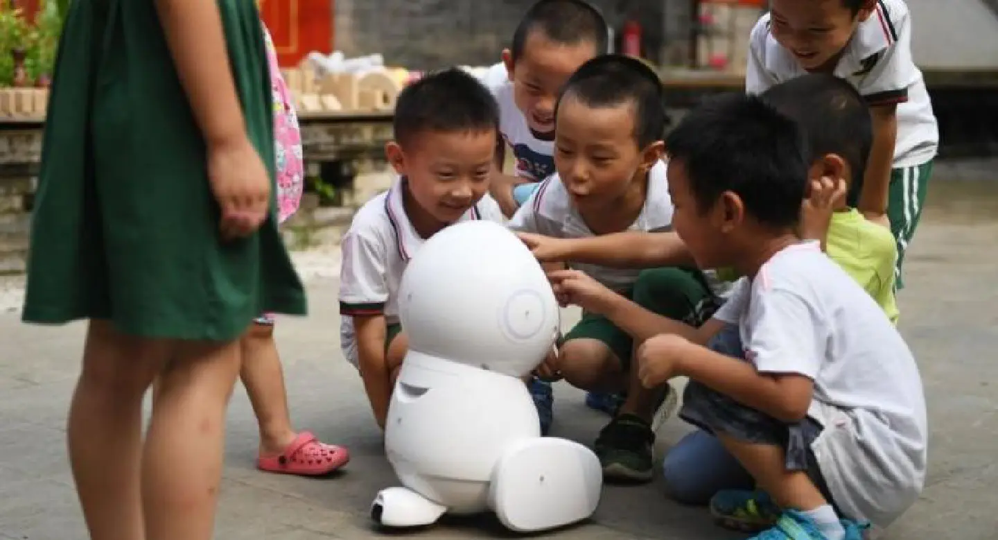 Robot teachers invade Chinese kindergartens Robot teachers invade Chinese kindergartens
