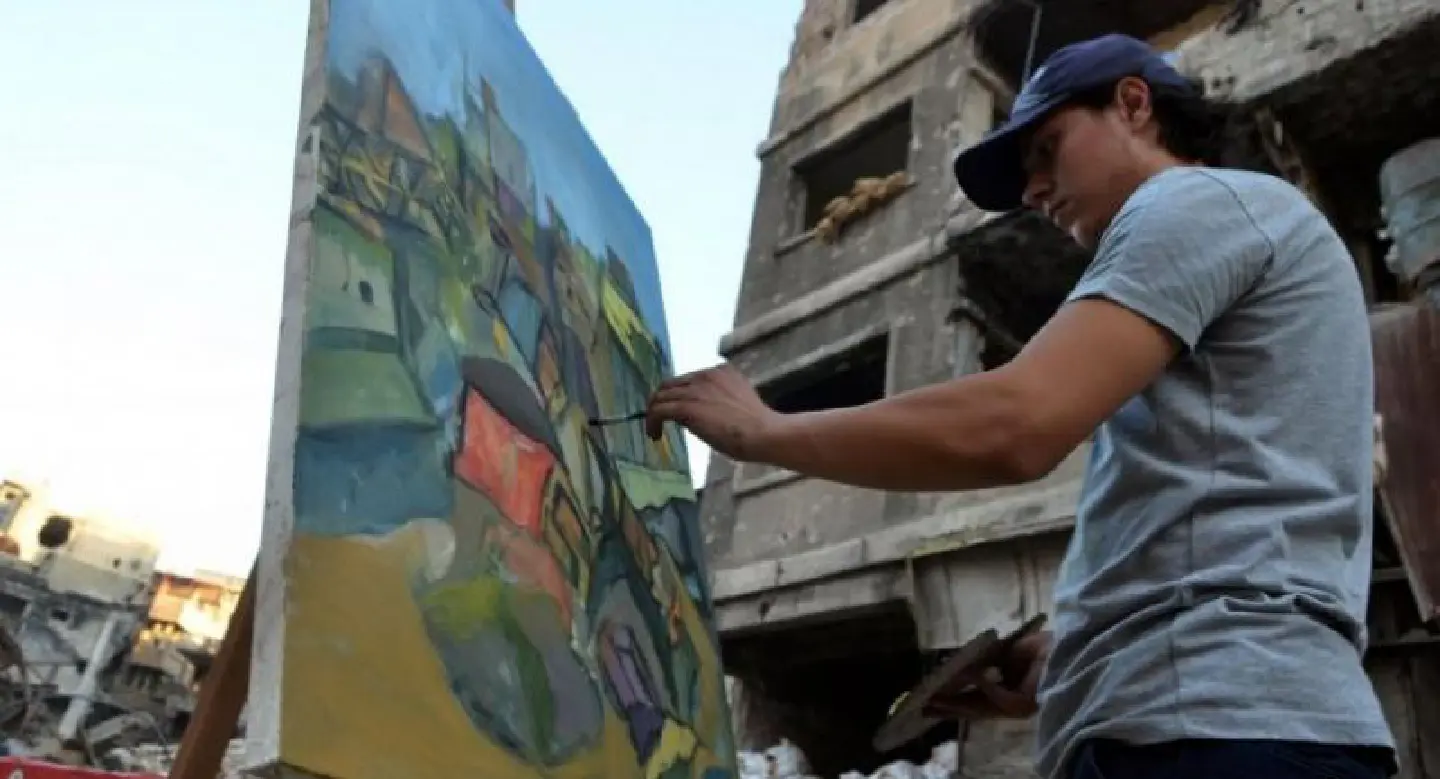 Painting amidst the ruins Painting amidst the ruins
